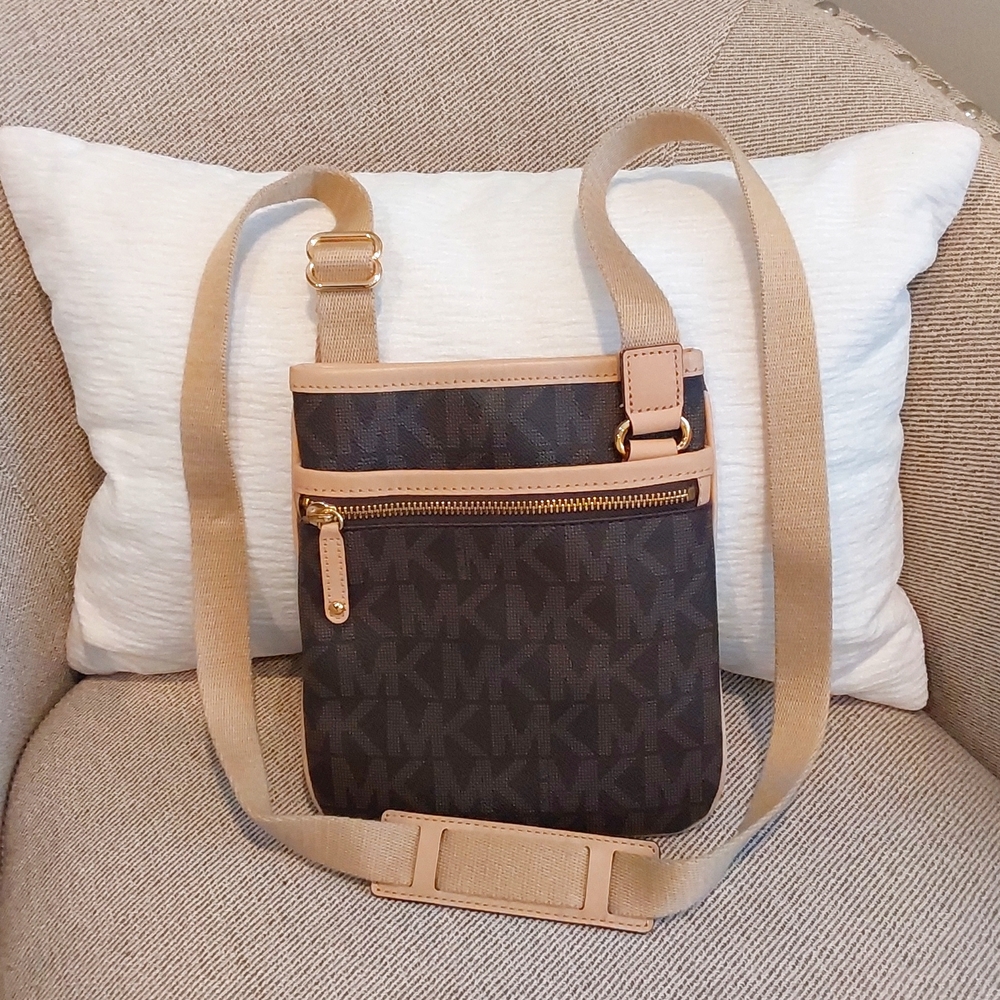 Michael Kors Brown signature Snap Crossbody bag